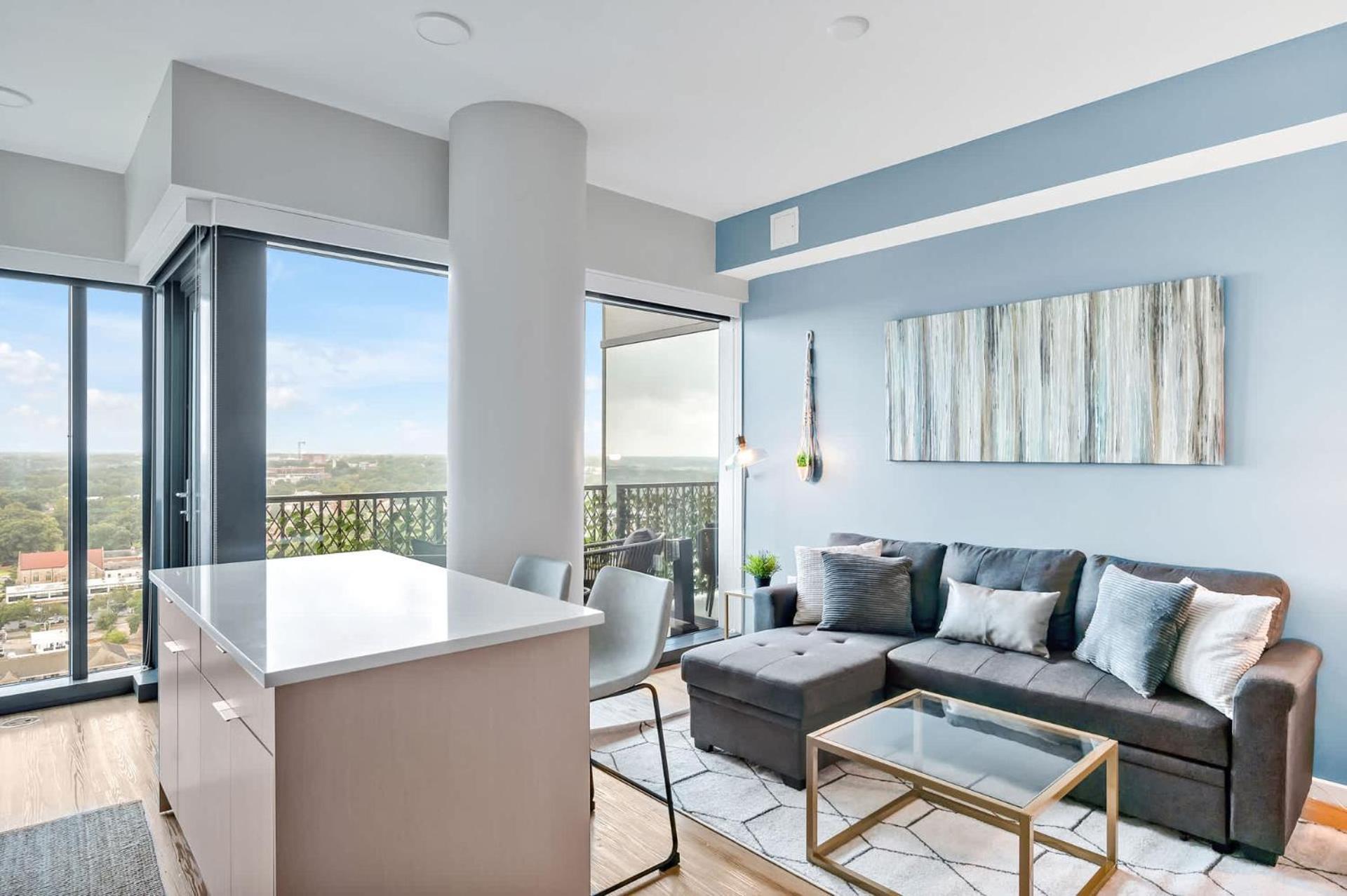 High-rise Free Parking & Sunset View 1 Apartment *