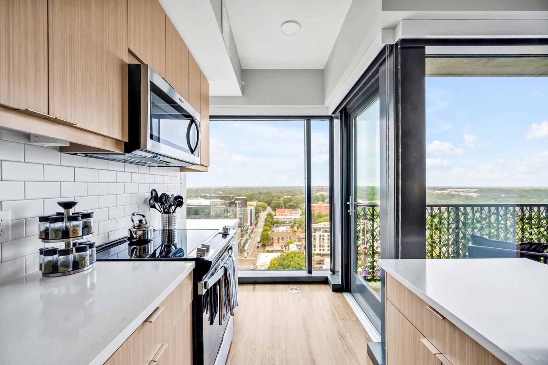 High-rise Free Parking & Sunset View 1 Apartment Raleigh