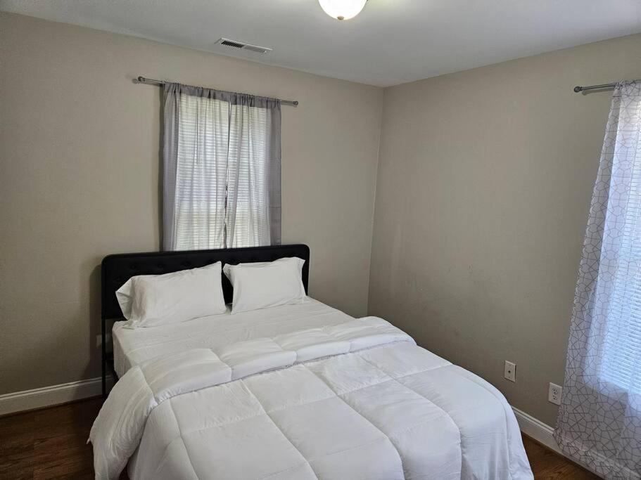 Private - 3 Bedroom House * Raleigh
