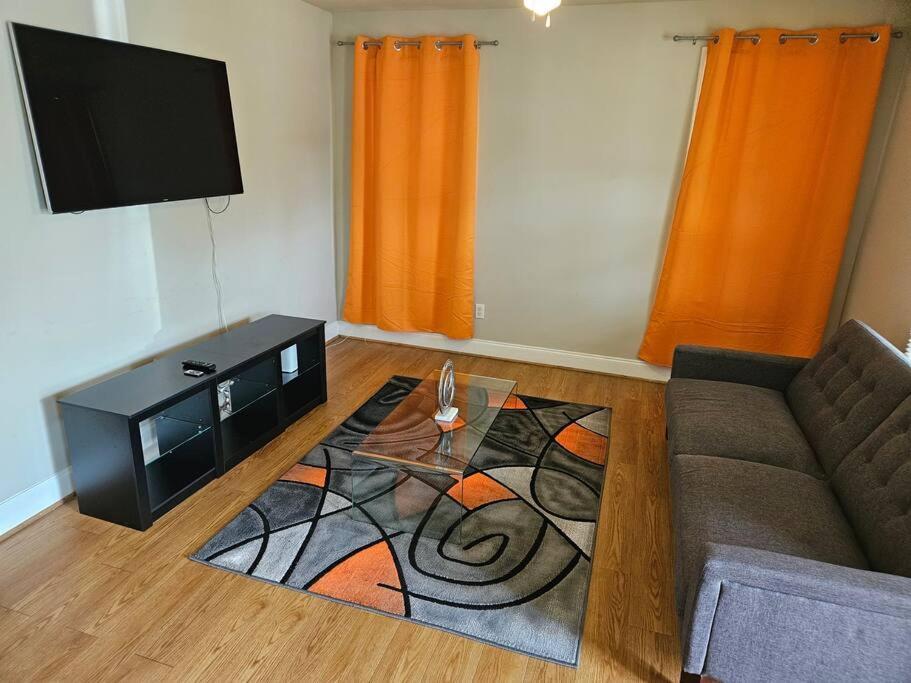 Private - 3 Bedroom House * Raleigh