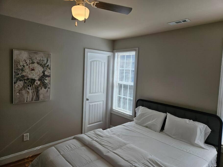 Private - 3 Bedroom House * Raleigh