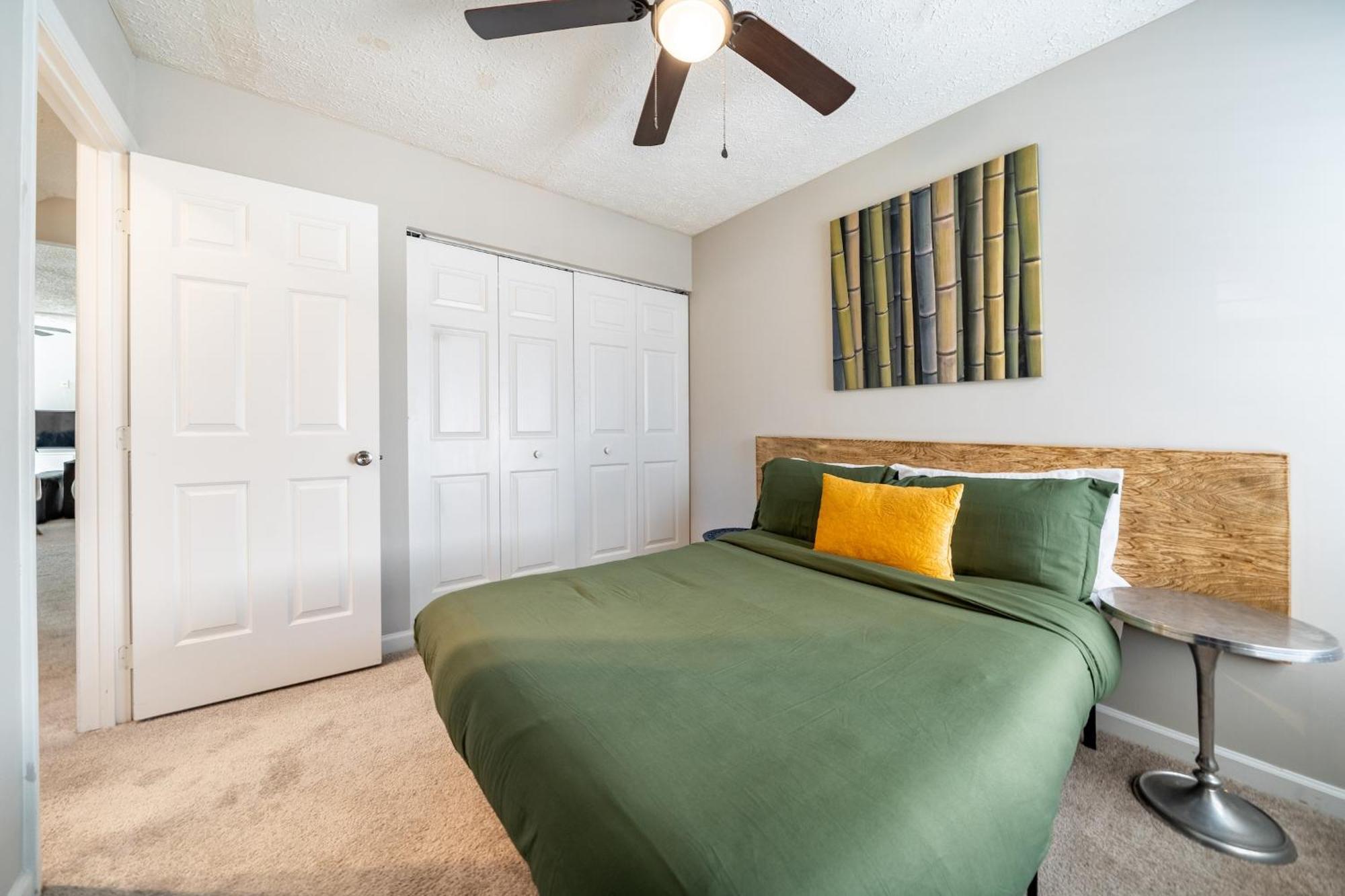 Casa de férias Birdwatchers 3br Escape Near Trails & Ncsu Raleigh