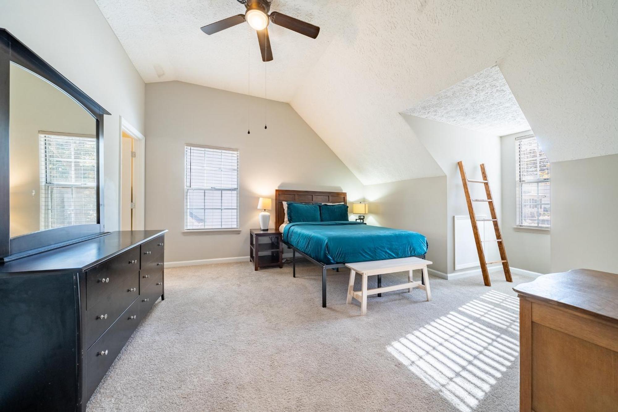 Birdwatchers 3br Escape Near Trails & Ncsu Casa de férias *