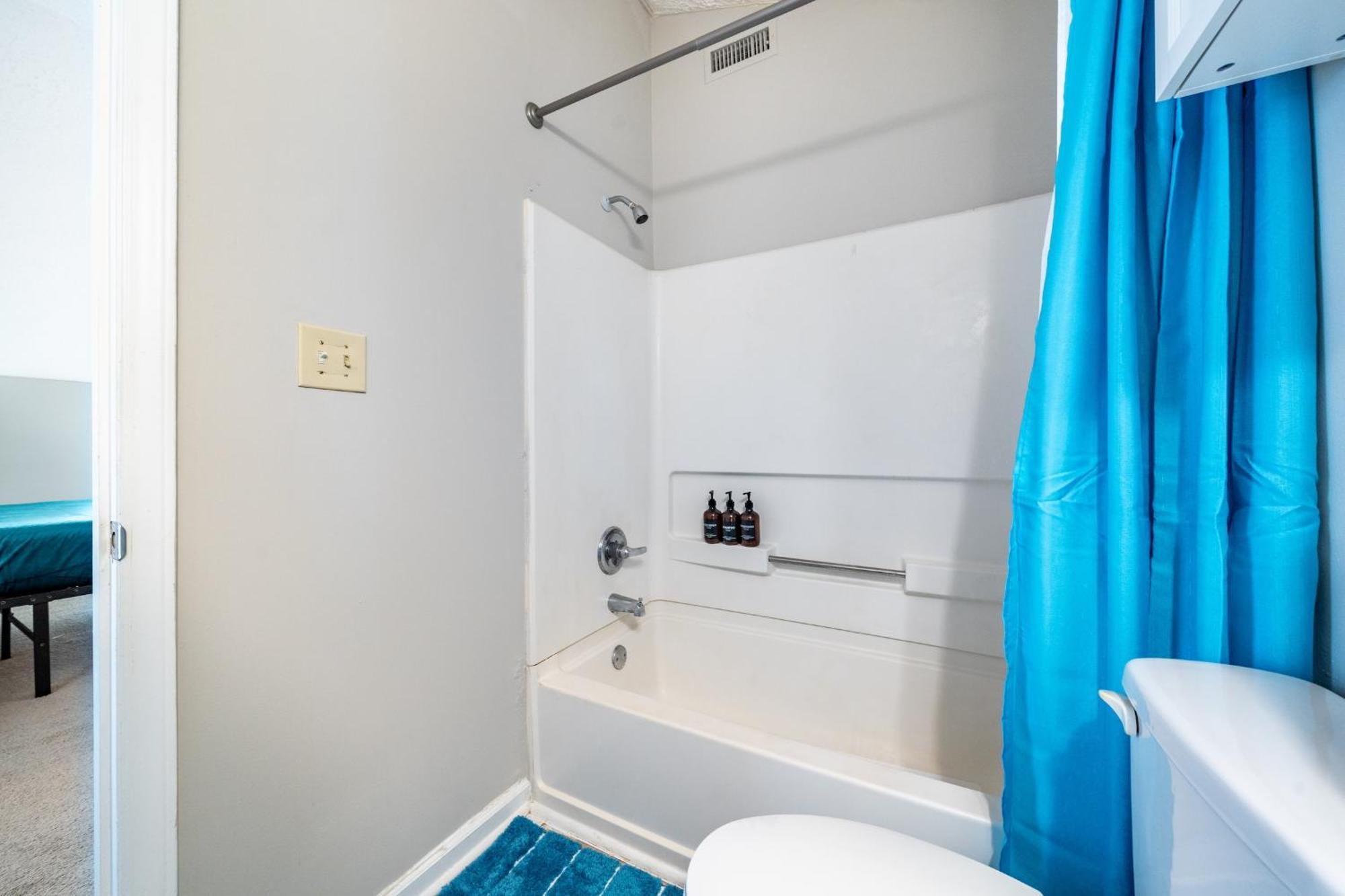 Casa de férias Birdwatchers 3br Escape Near Trails & Ncsu *