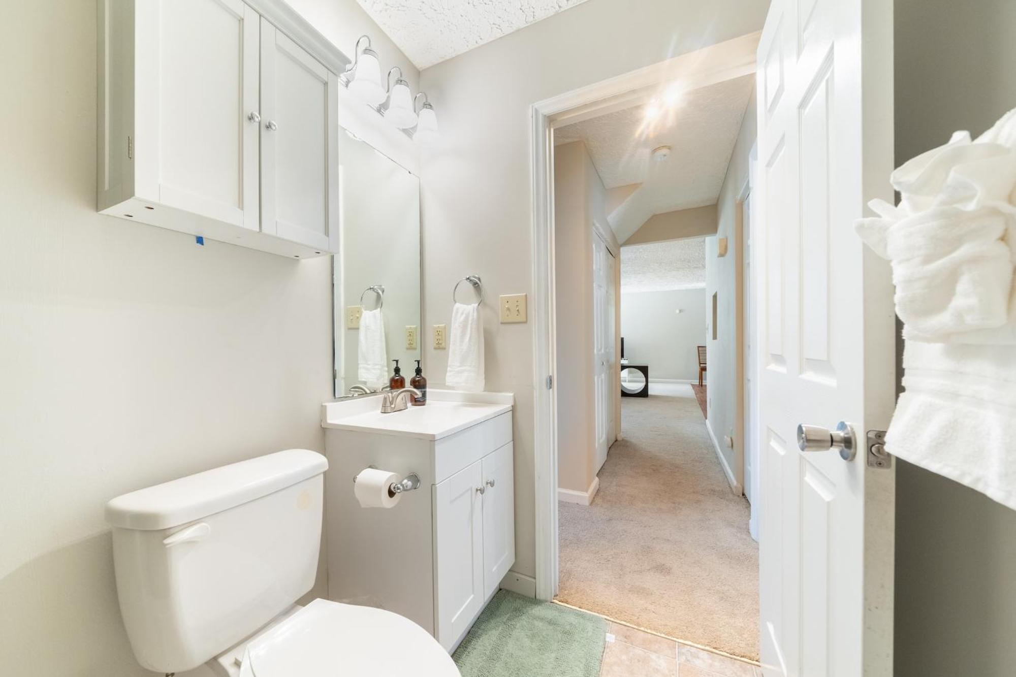 Casa de férias Birdwatchers 3br Escape Near Trails & Ncsu Raleigh