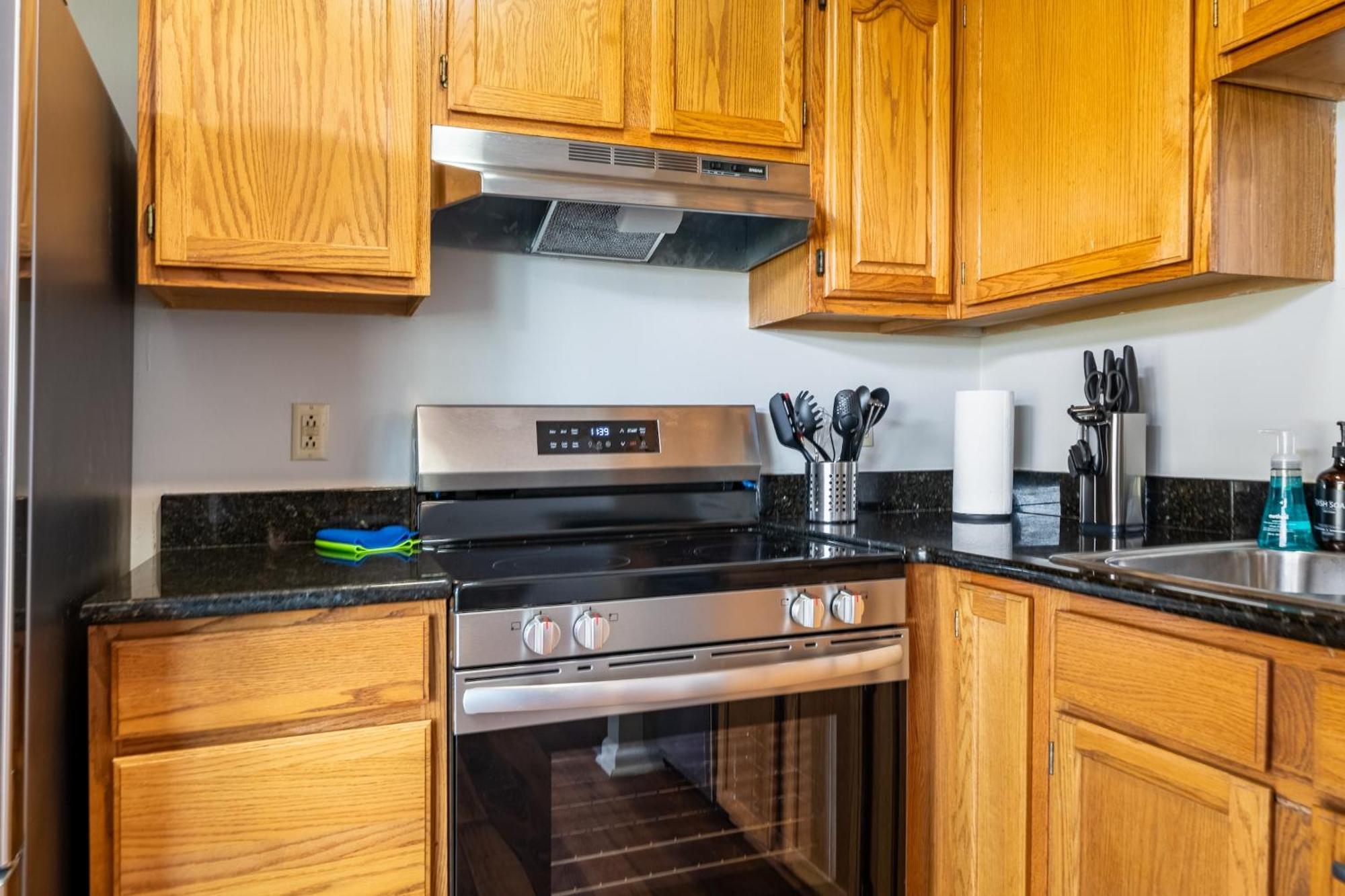 Casa de férias Birdwatchers 3br Escape Near Trails & Ncsu Raleigh