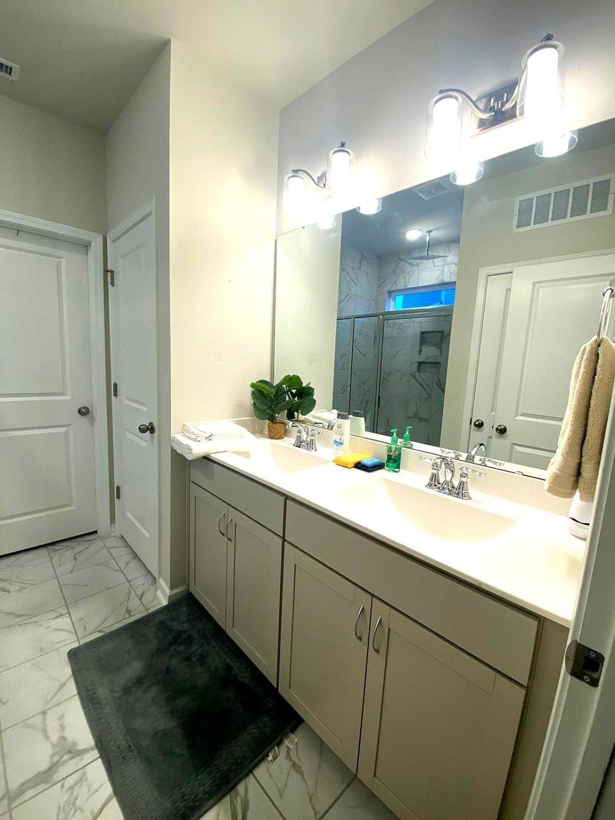 Apartment Beautiful 3 Bedroom House