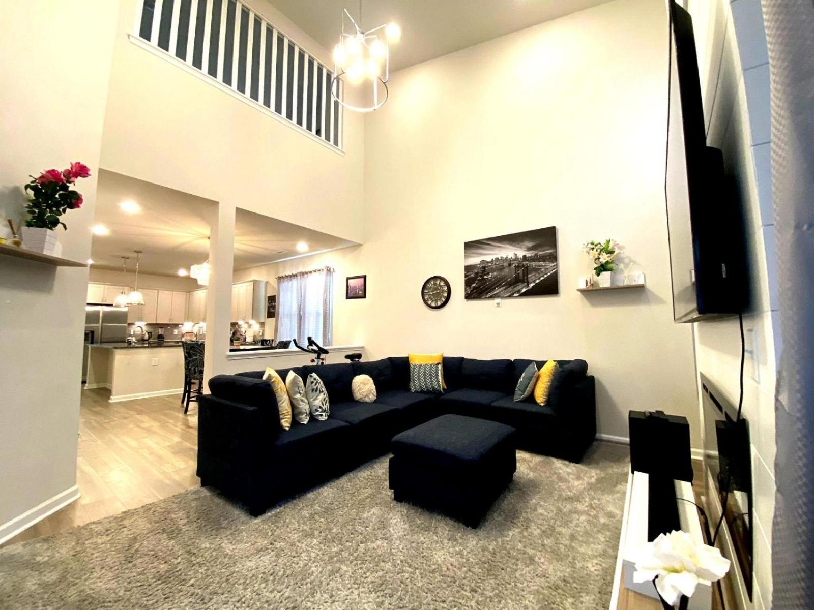 Beautiful 3 Bedroom House * Raleigh