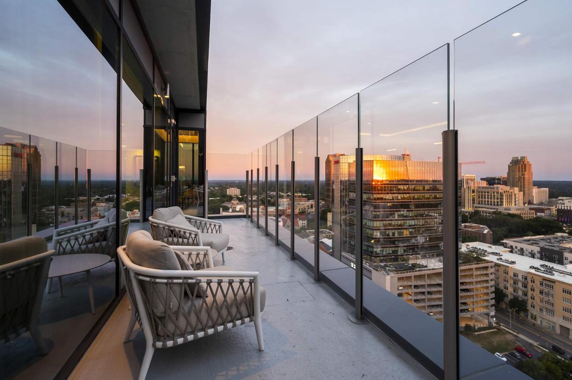 Apartment High-rise Free Parking & Sunset View 1 *