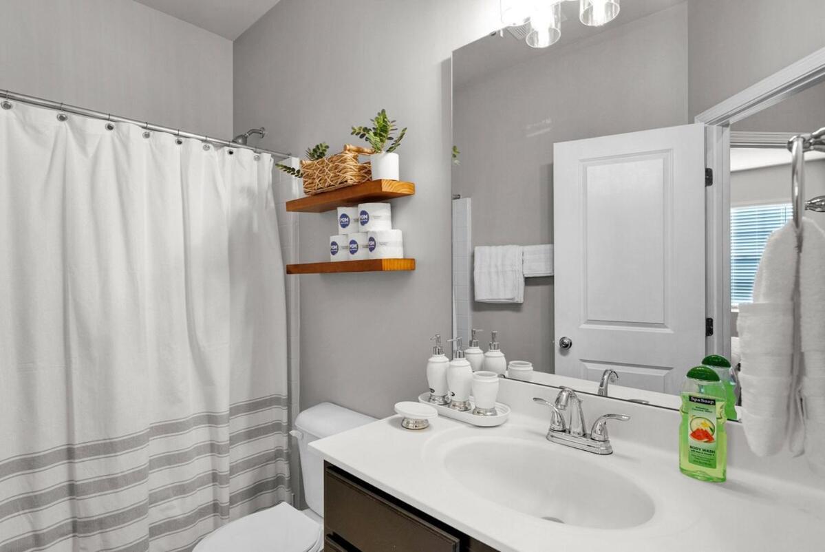 Peaceful 3br Near Soccer Park Apartamento Raleigh