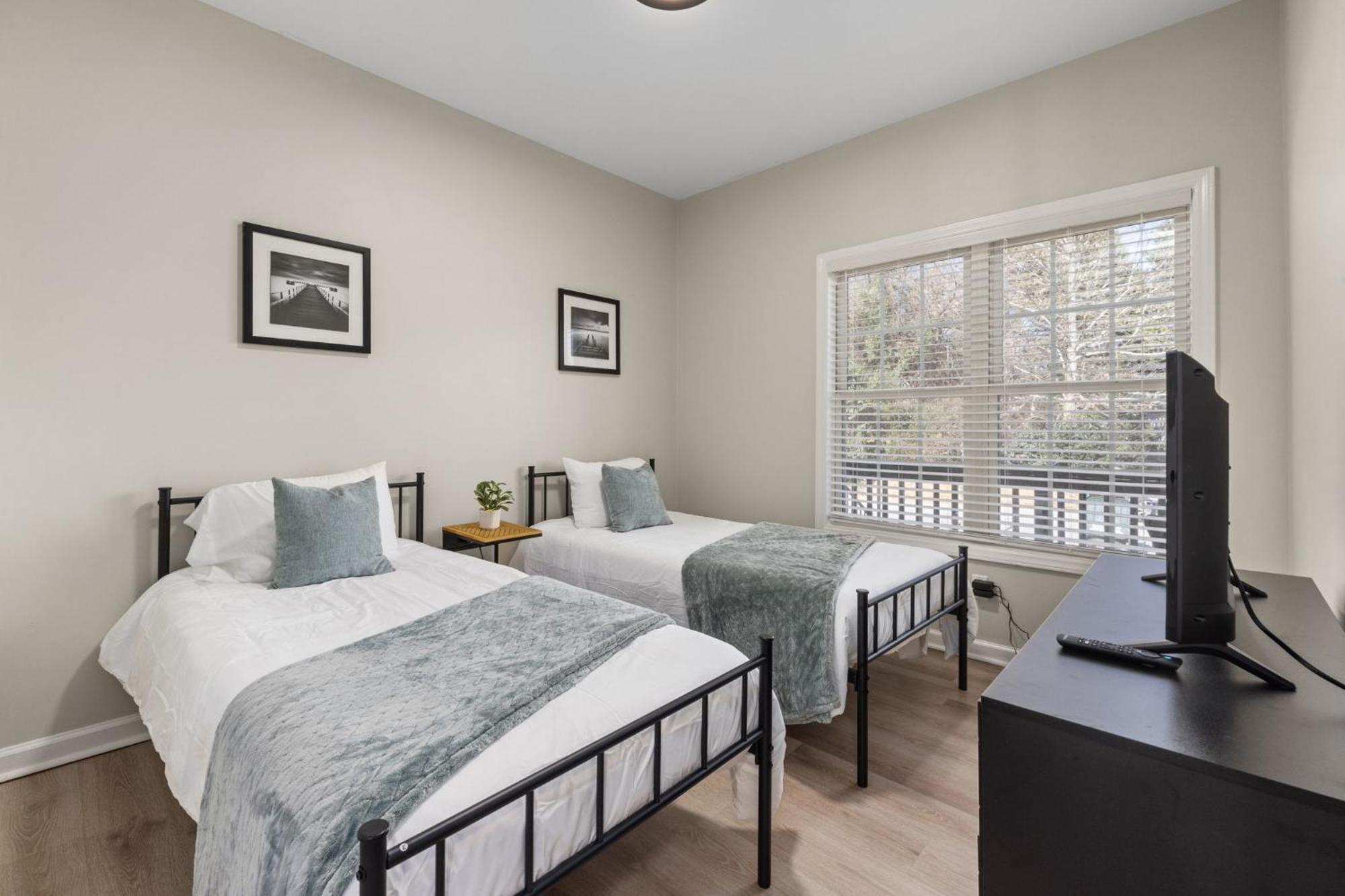 Holiday home 3bd Retreat - Hot Tub & Bbq - Near Ncsu & Downtown *