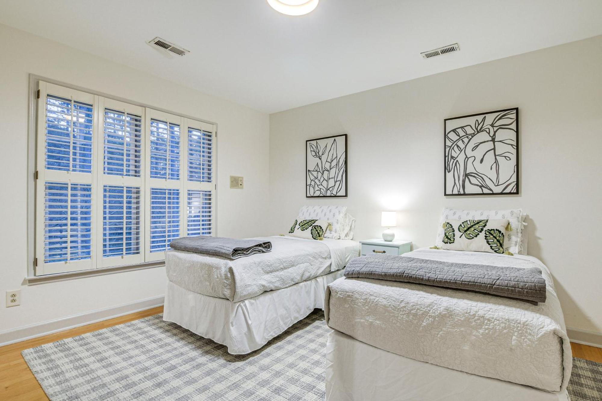 Lakefront With Deck 12 Mi To Downtown! * Raleigh