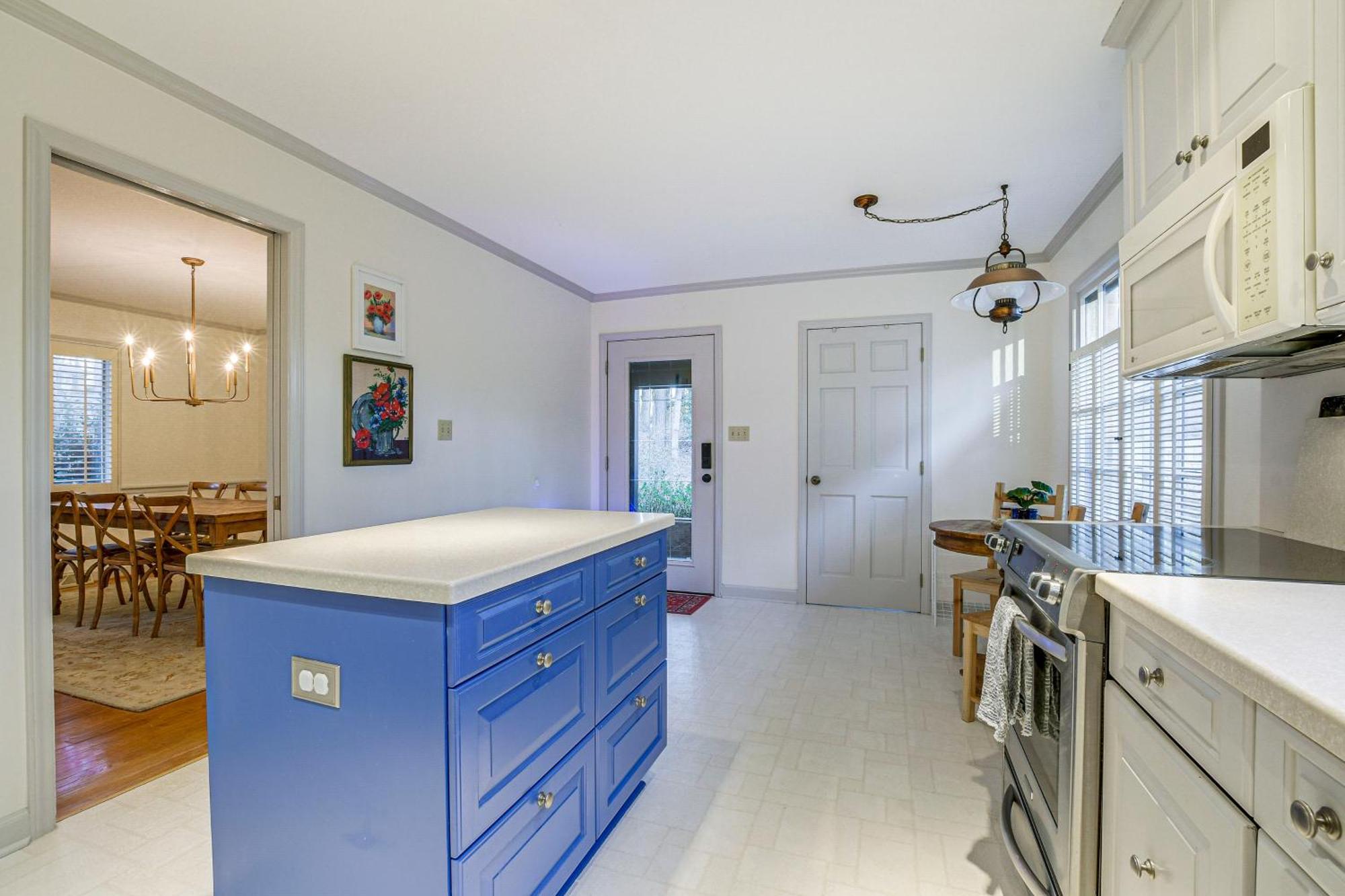 Holiday home Lakefront With Deck 12 Mi To Downtown!