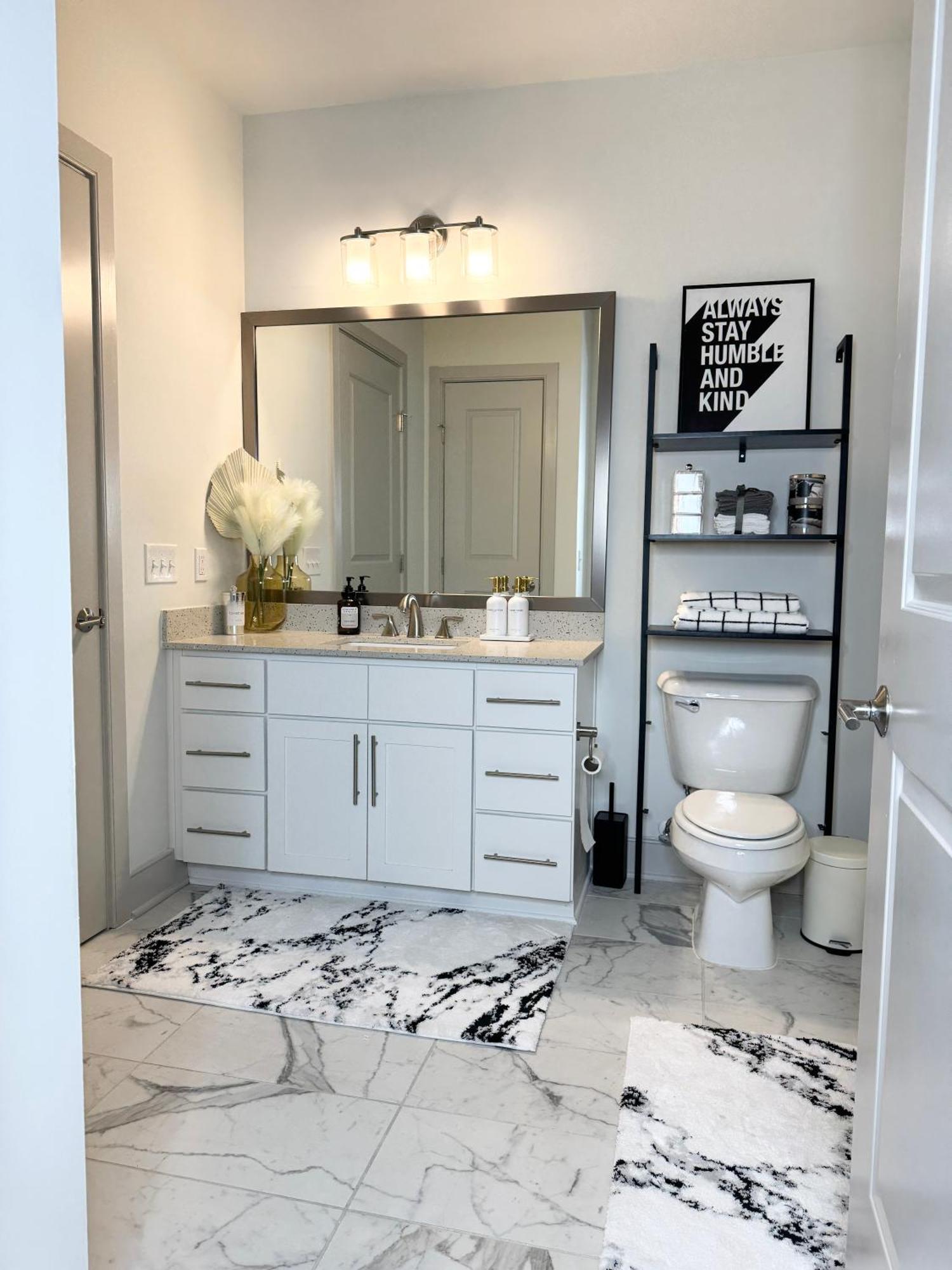 Luxury 2br Close To Downtown Apartment *