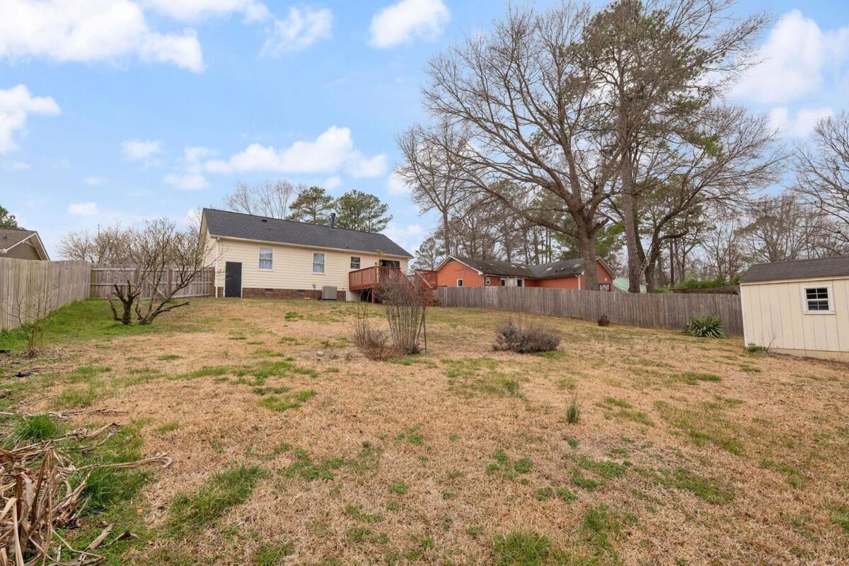 Comfortable In W Big Fenced Backyard