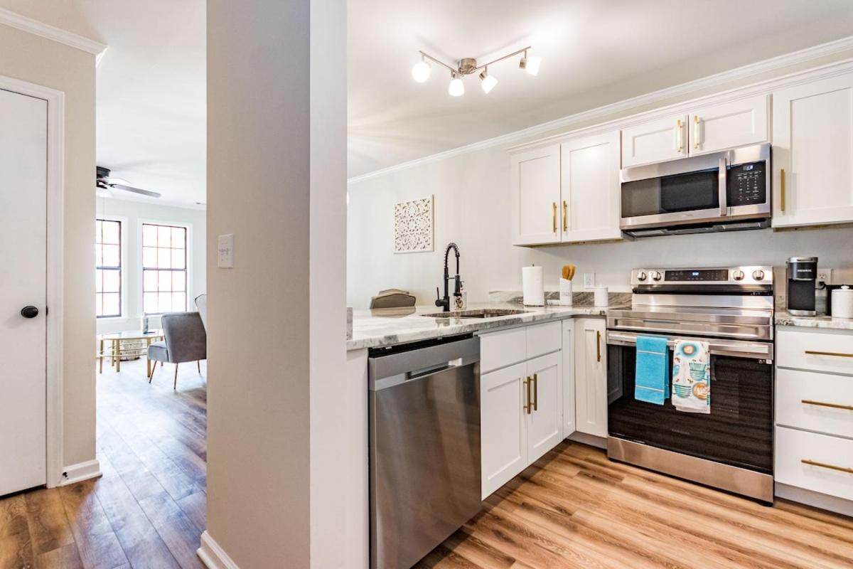 Beautiful 2 Bdr Townhome W King Bed And Free Wifi Holiday home *