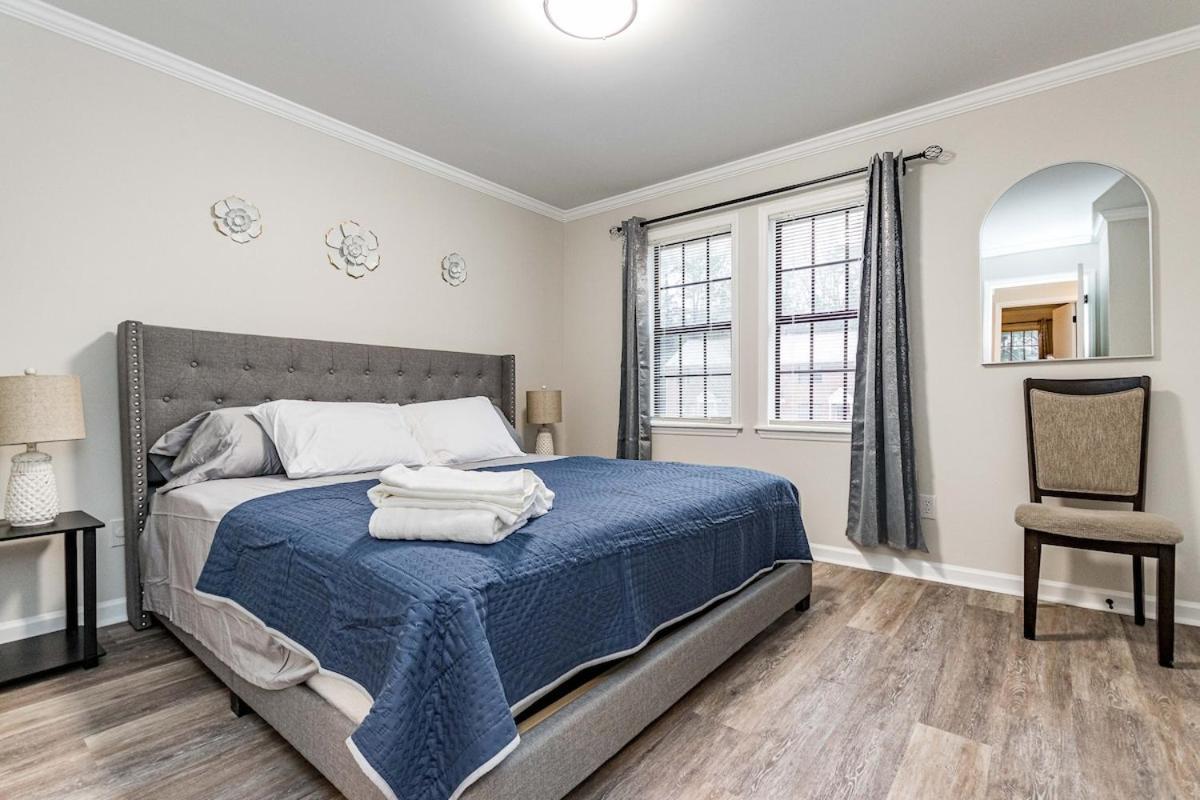 2 Bd Townhome Near Dt Holiday home