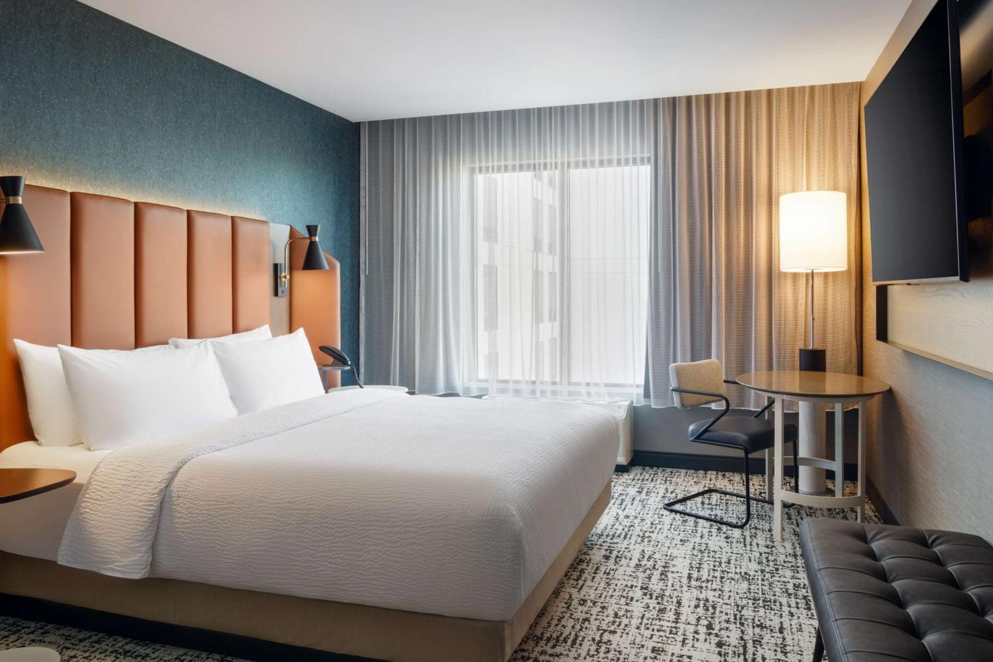 Hotel Tempo By Hilton Downtown Raleigh