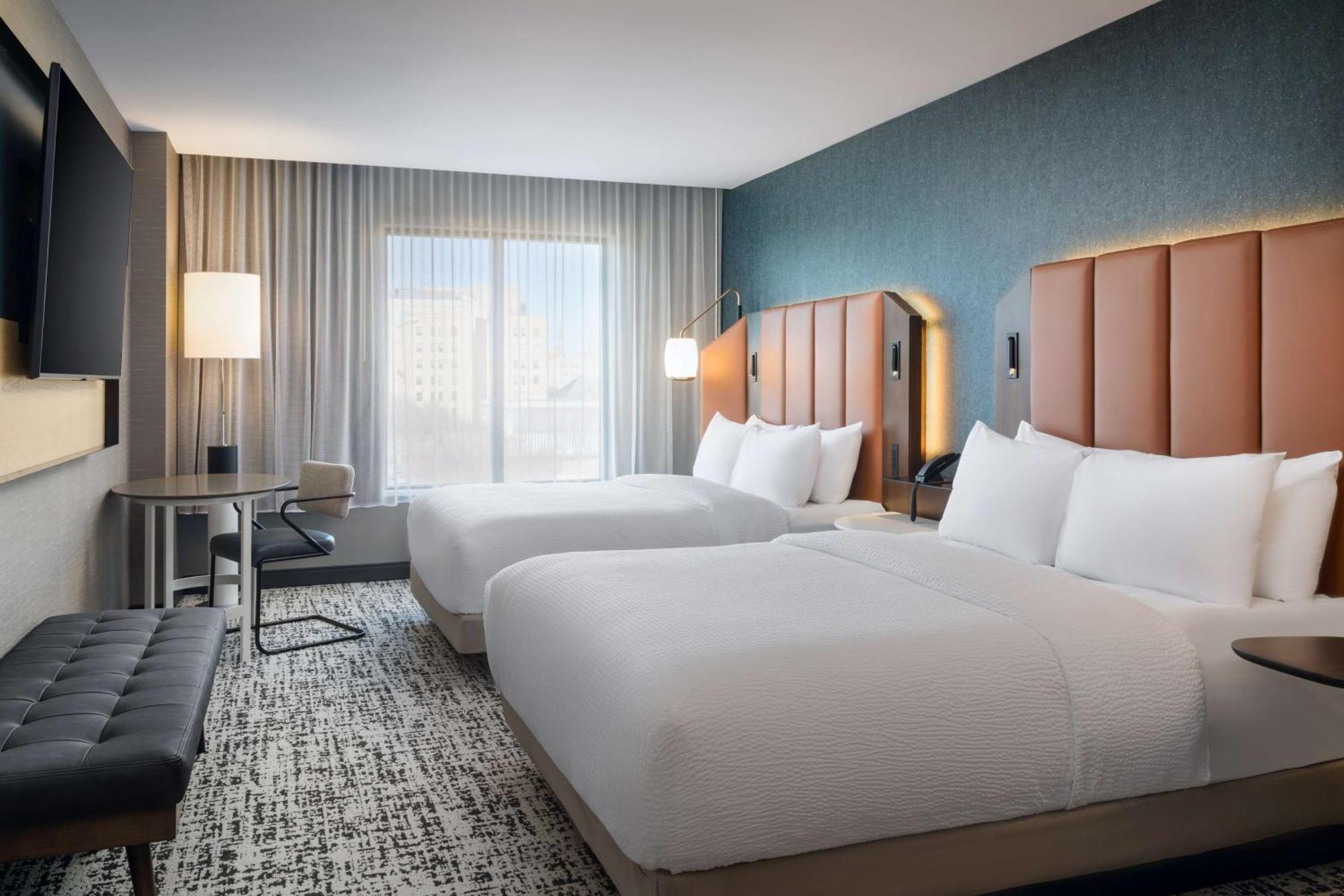 Hotel Tempo By Hilton Downtown Raleigh