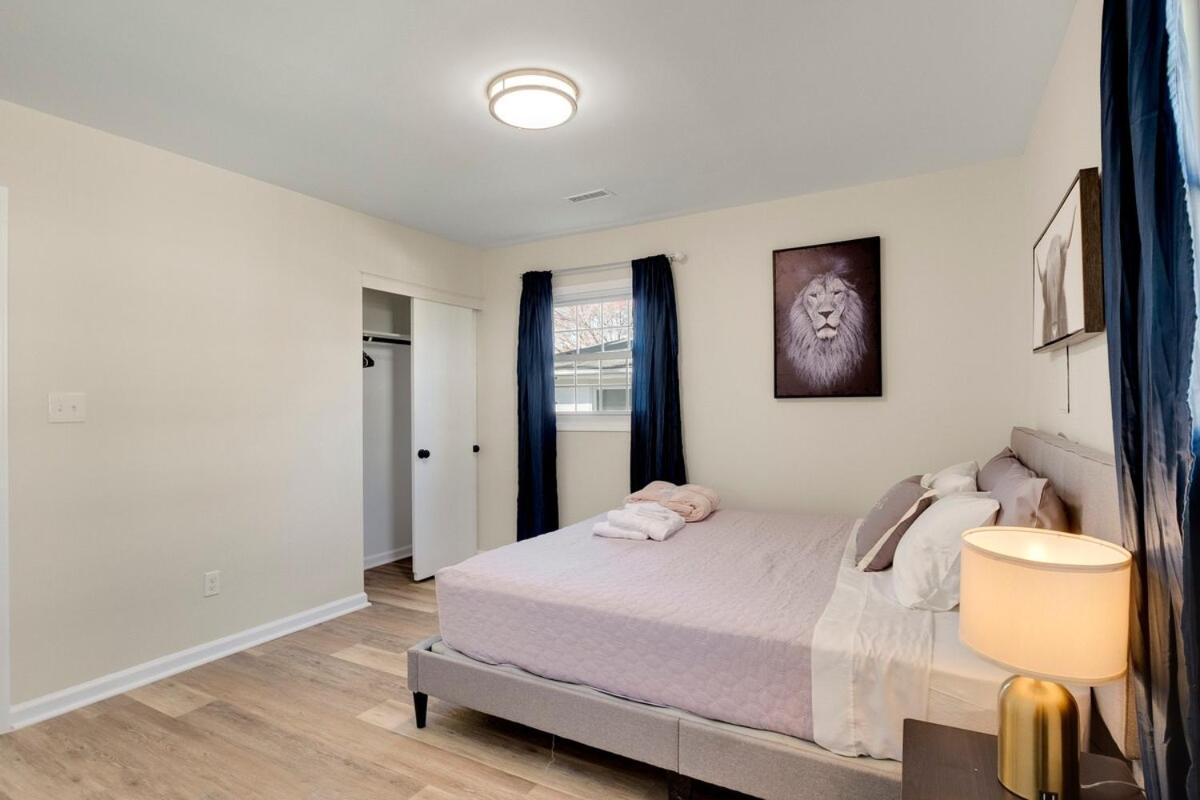 Chic With King Bed In * Raleigh