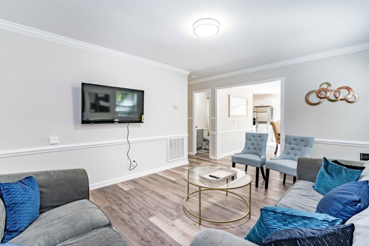 Renovated N With Firepit Wifi & King Bed * Raleigh