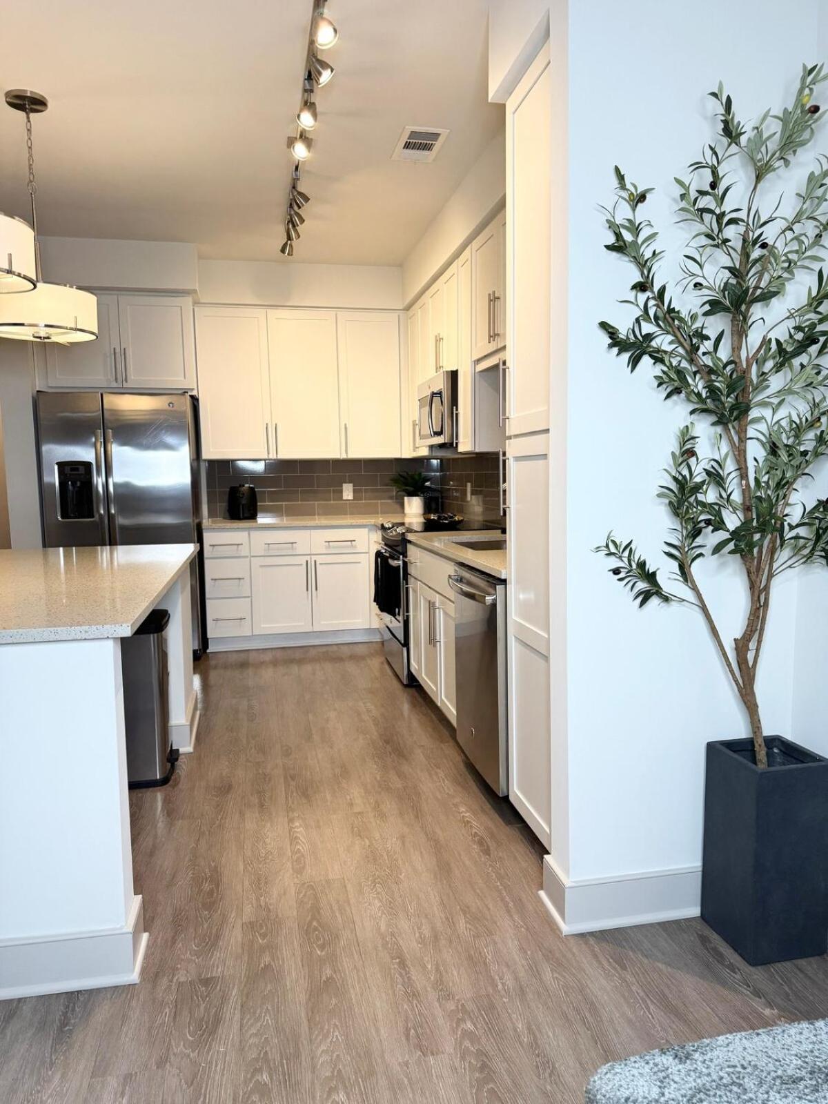 2 Bedroom Lux In * Raleigh