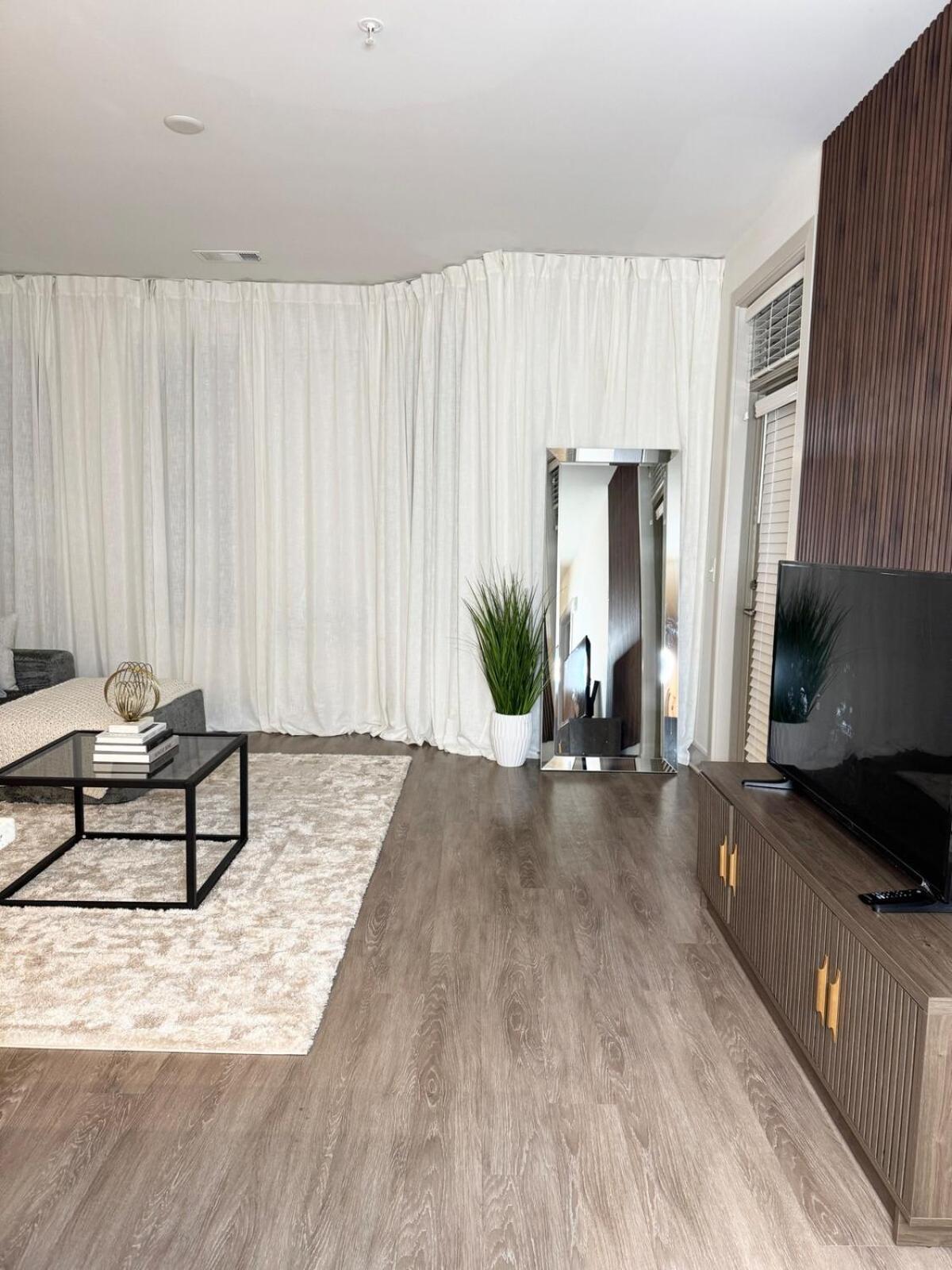 2 Bedroom Lux In * Raleigh