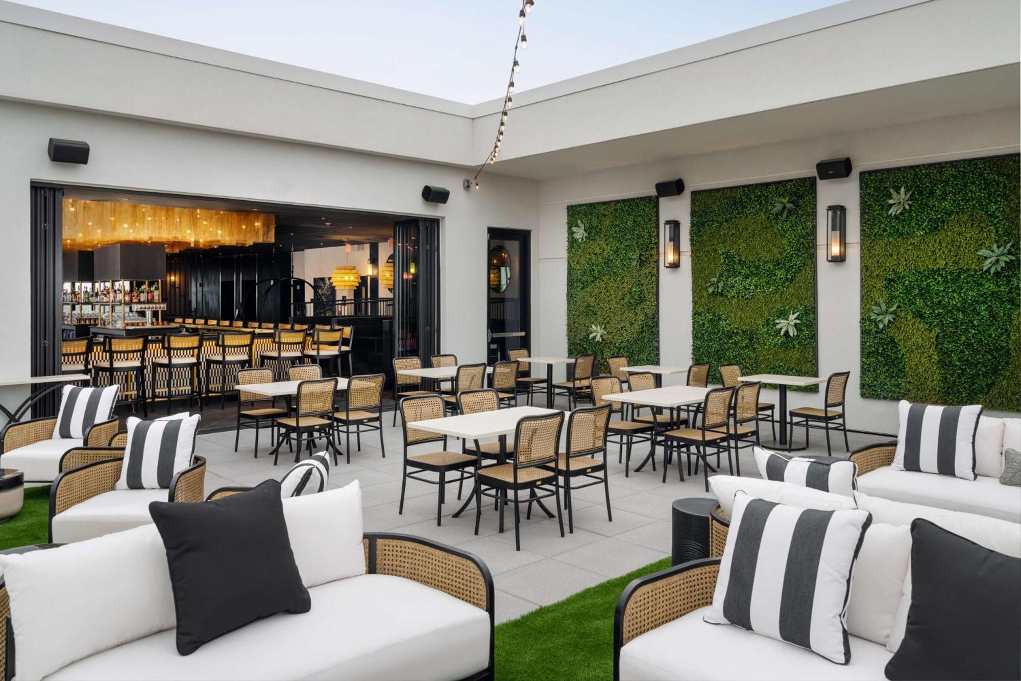 Hotel Tempo By Hilton Downtown Raleigh