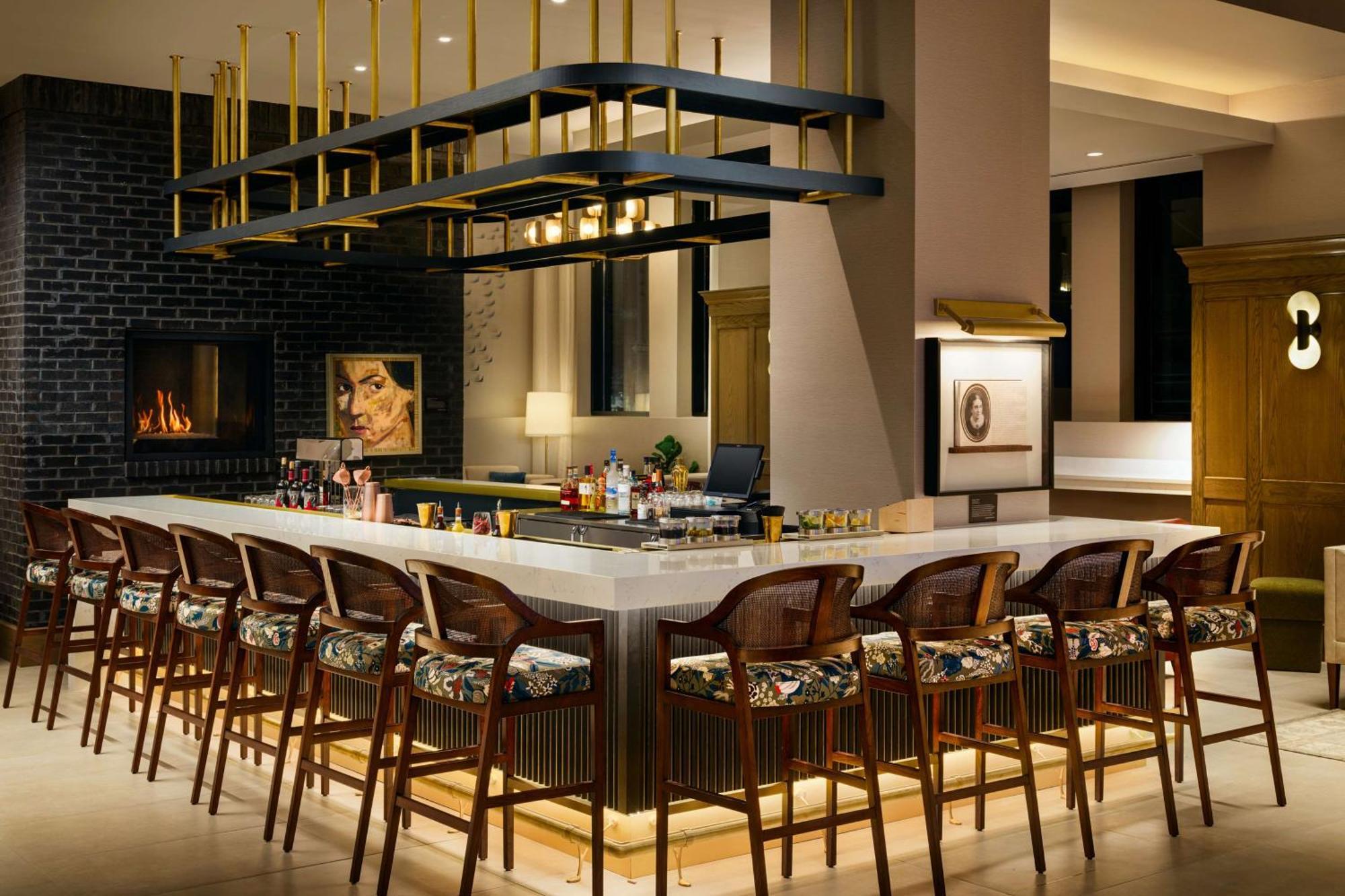 Tempo By Hilton Downtown 3*