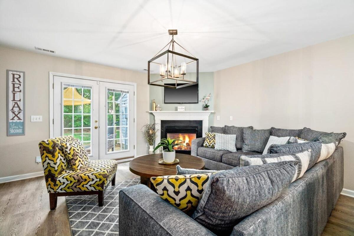 Cozy 2br Retreat With Bbq, Wifi & Parking *