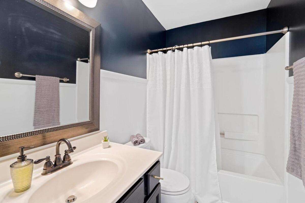 Cozy 2br Retreat With Bbq, Wifi & Parking Raleigh