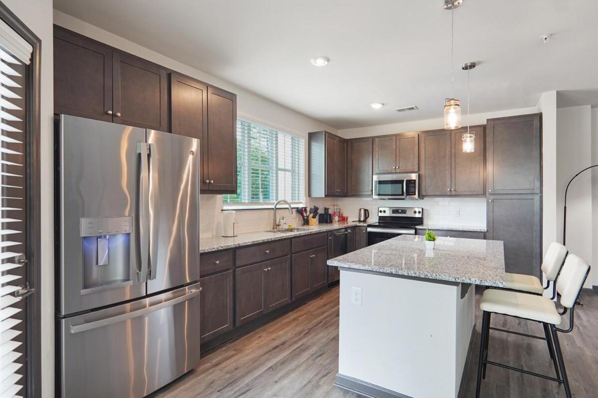Apartment Luxurious King 3br In North Raleigh!