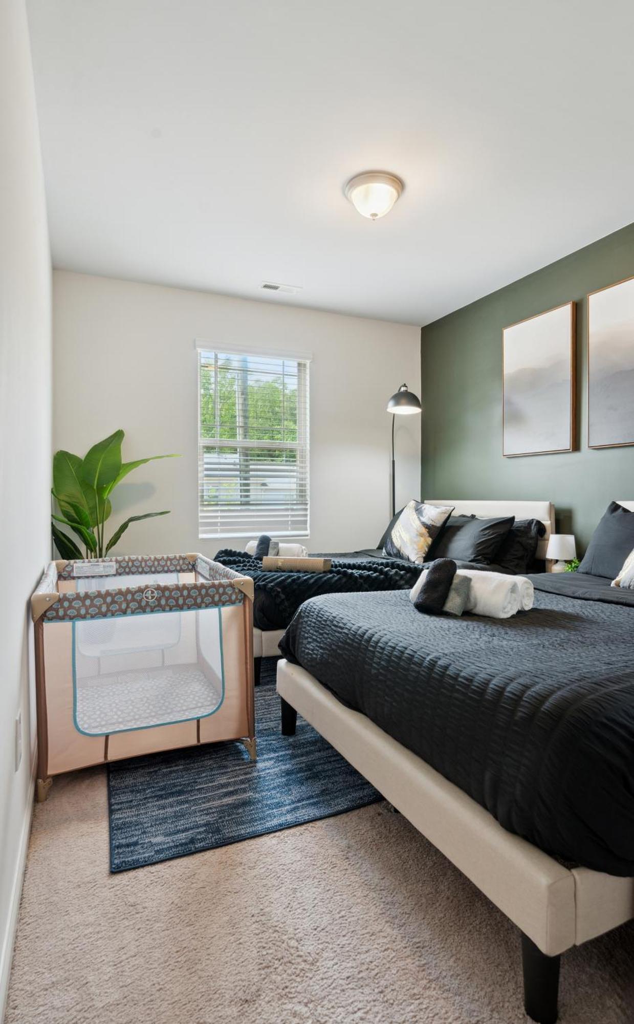 Upscale King 3br Townhouse Mins To Cary & Nc State * Raleigh
