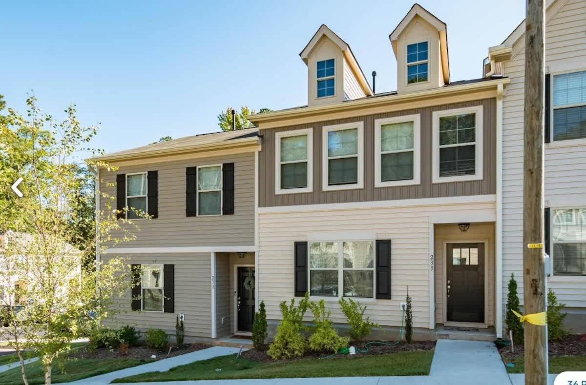 Upscale King 3br Townhouse Mins To Cary & Nc State