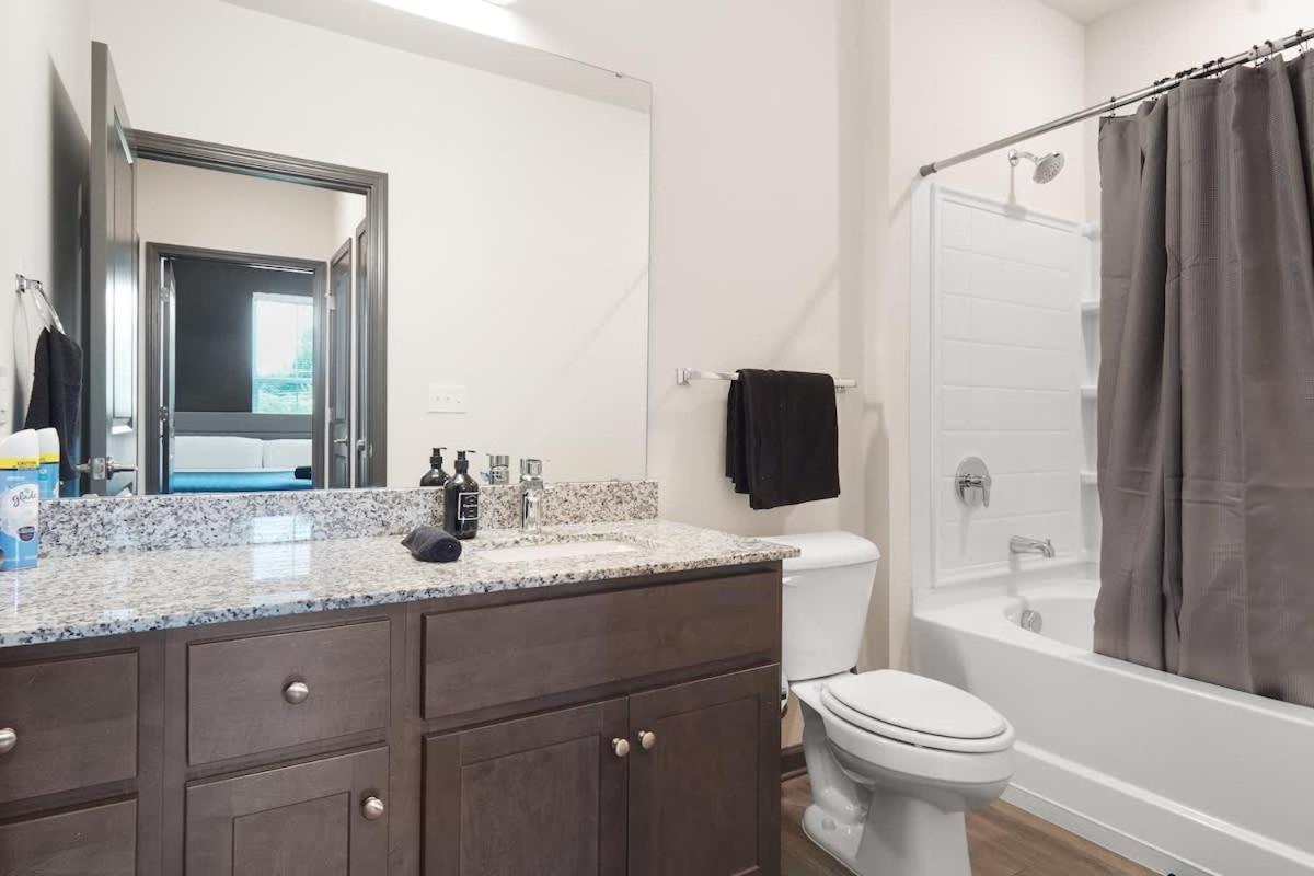 Luxurious King 3br Suitein North Raleigh!