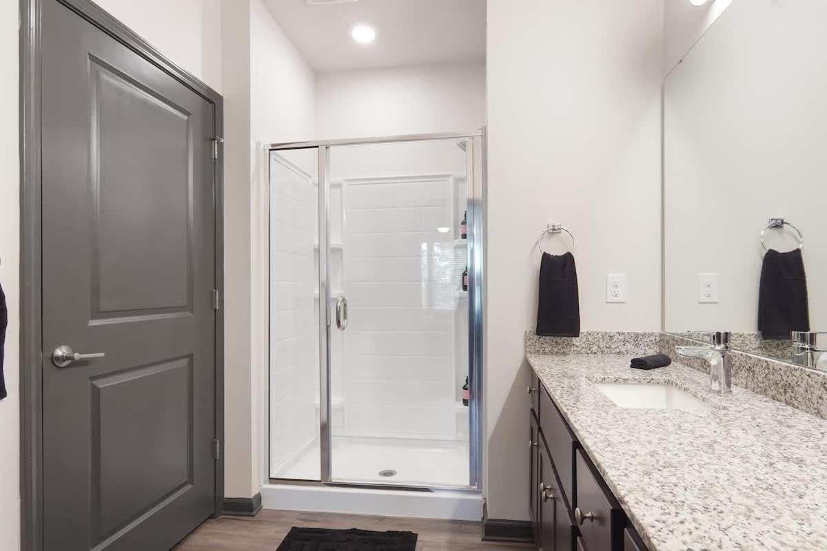 Luxurious King 3br Suitein North Raleigh! Apartamento *