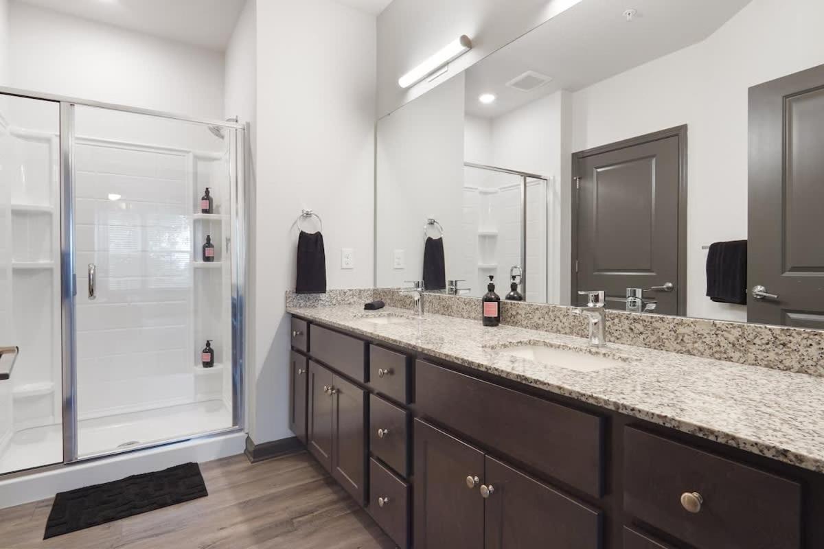 Apartamento Luxurious King 3br Suitein North Raleigh! *