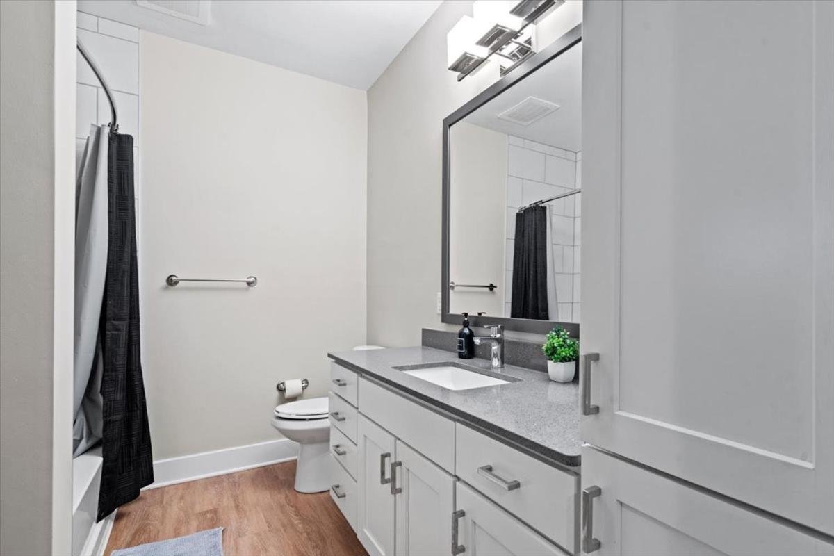 Apartment Luxurious King 3br In North Raleigh! *
