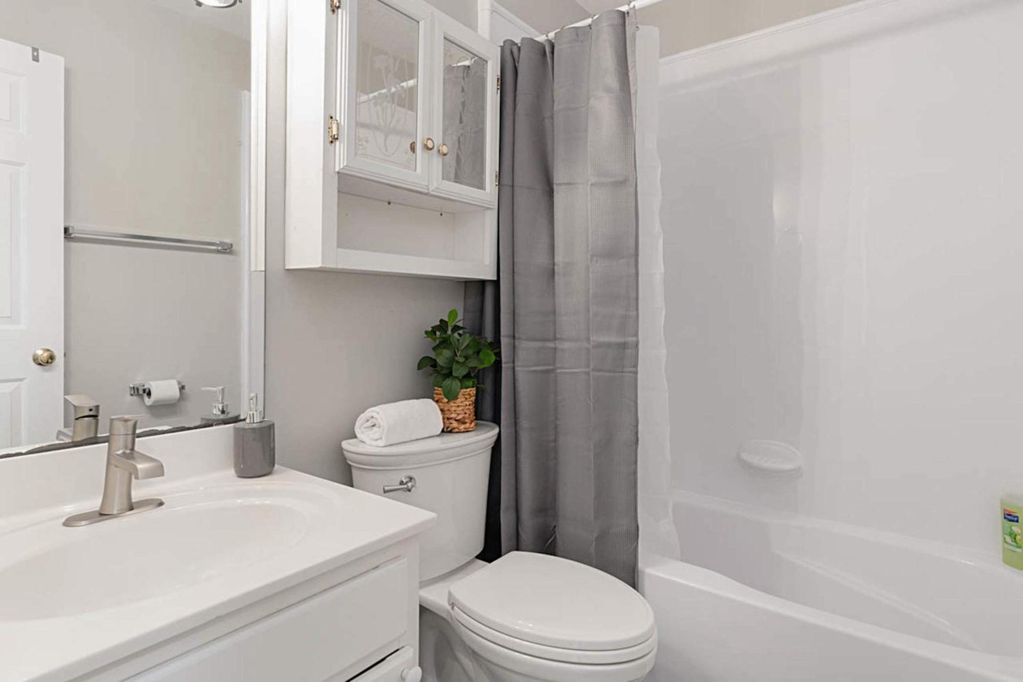 Near Nc State Campus & Downtown - The Maple Marvel Holiday home