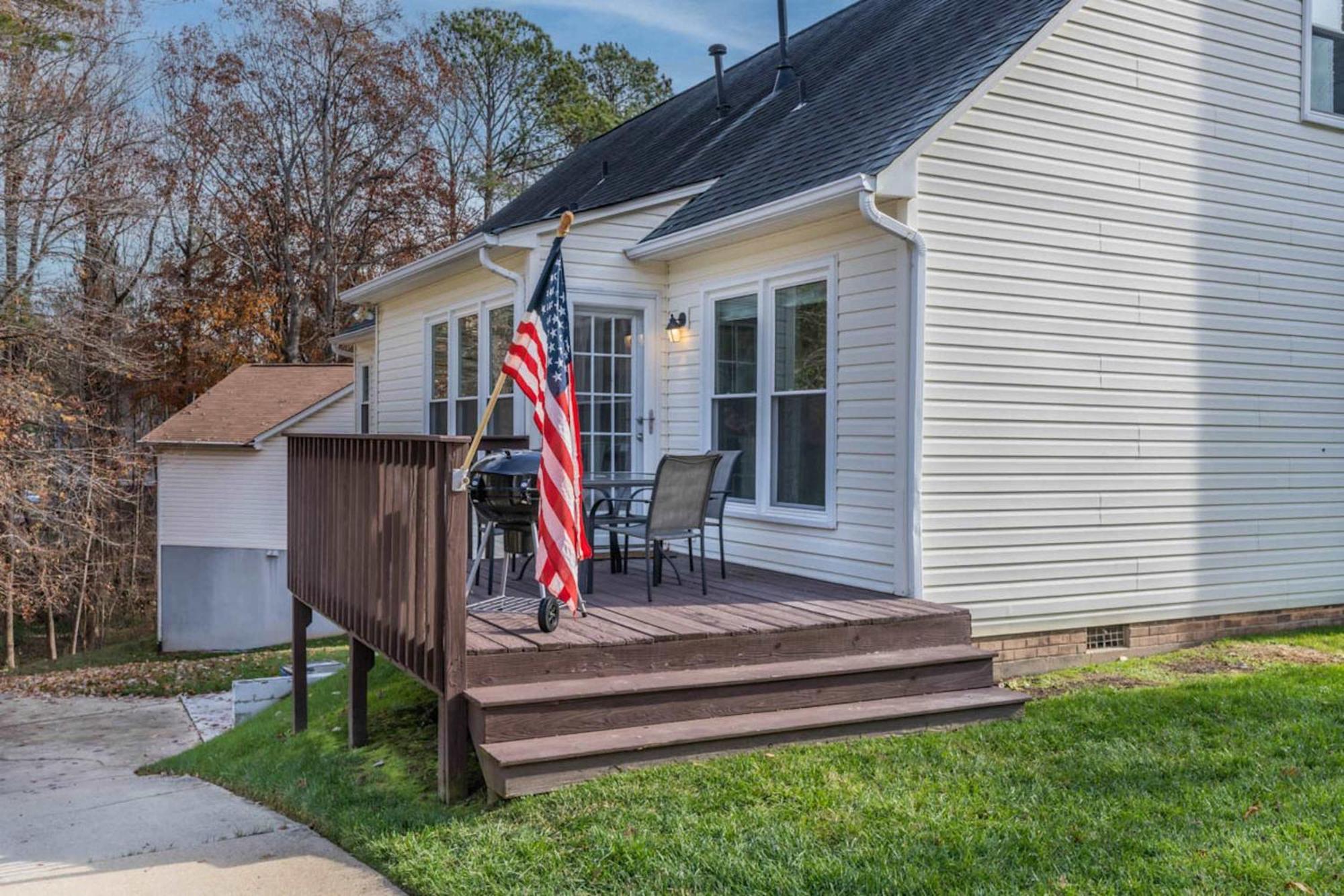 Near Nc State Campus & Downtown - The Maple Marvel Holiday home *