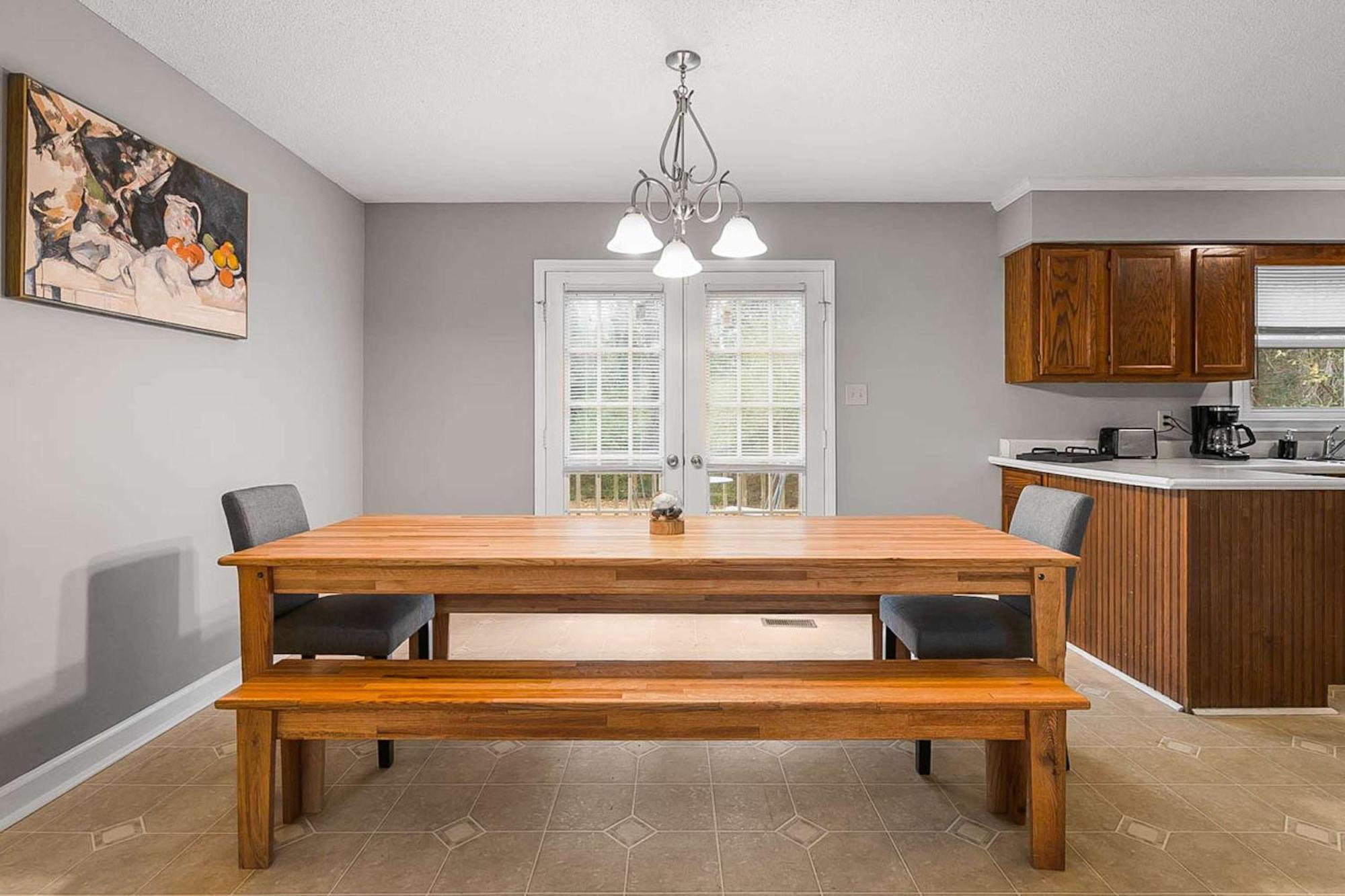 Near Parks Trails & Downtown Retreat Holiday home