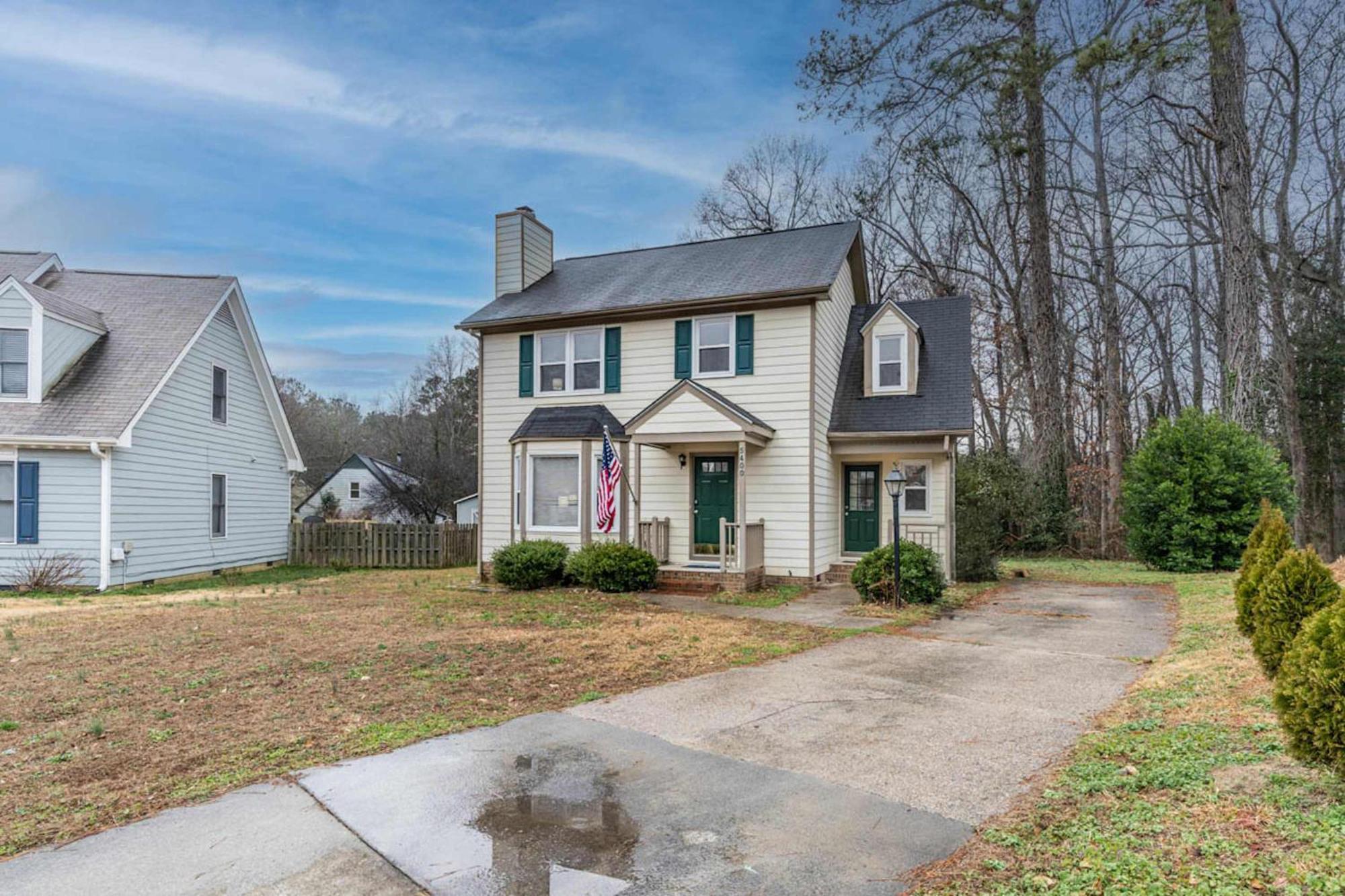 Near Parks Trails & Downtown Retreat Raleigh