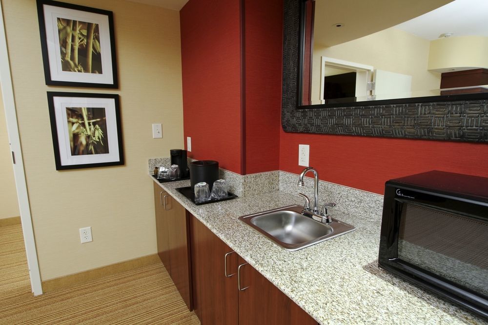 Courtyard By Marriott North/triangle Town Center Raleigh