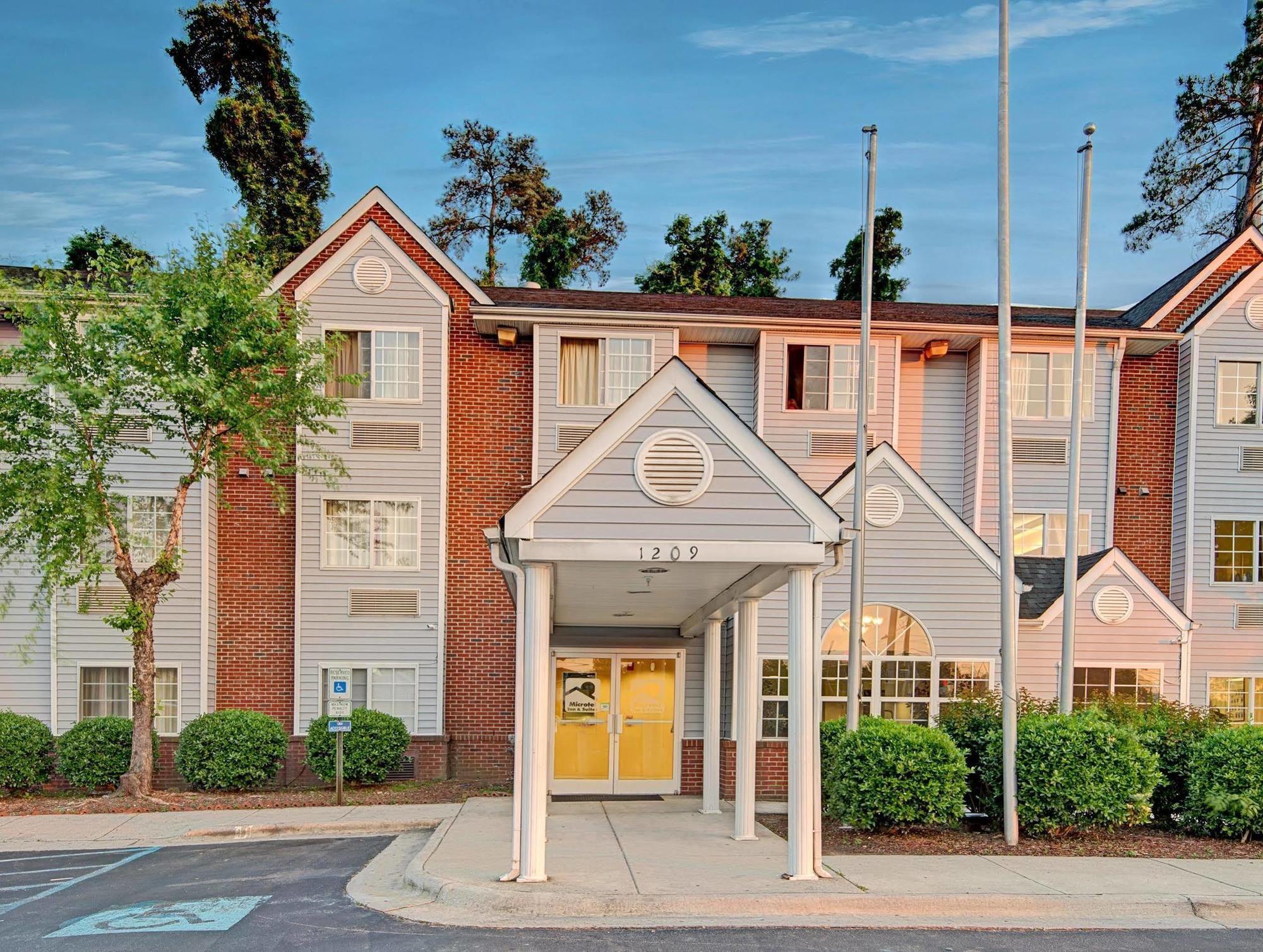 Microtel & By Wyndham 2*