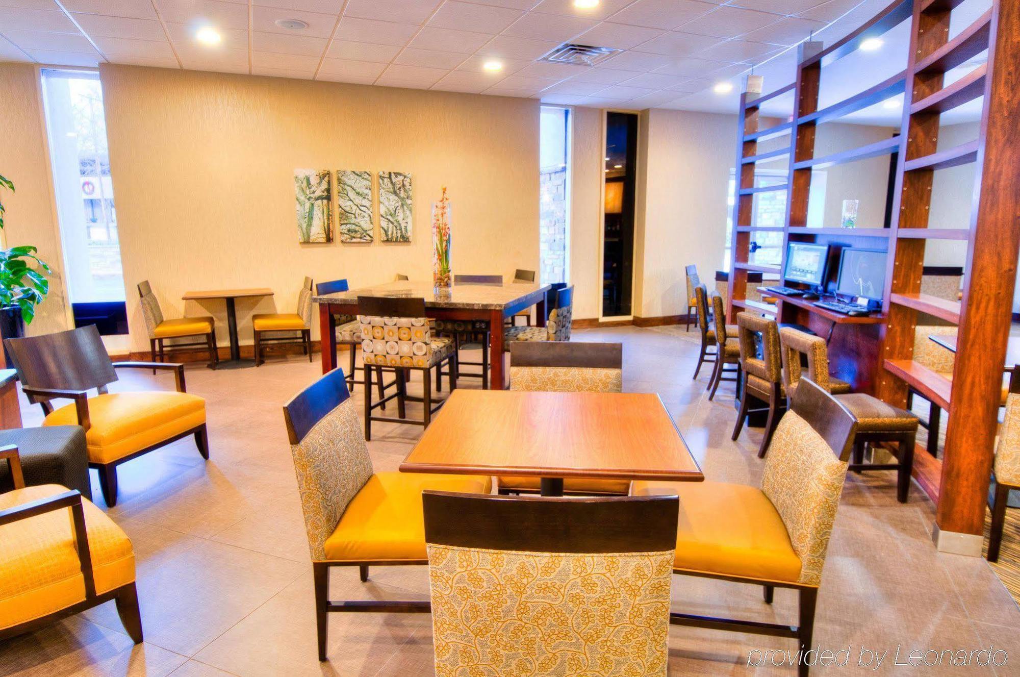 Doubletree By Hilton - Brownstone - 3* Raleigh