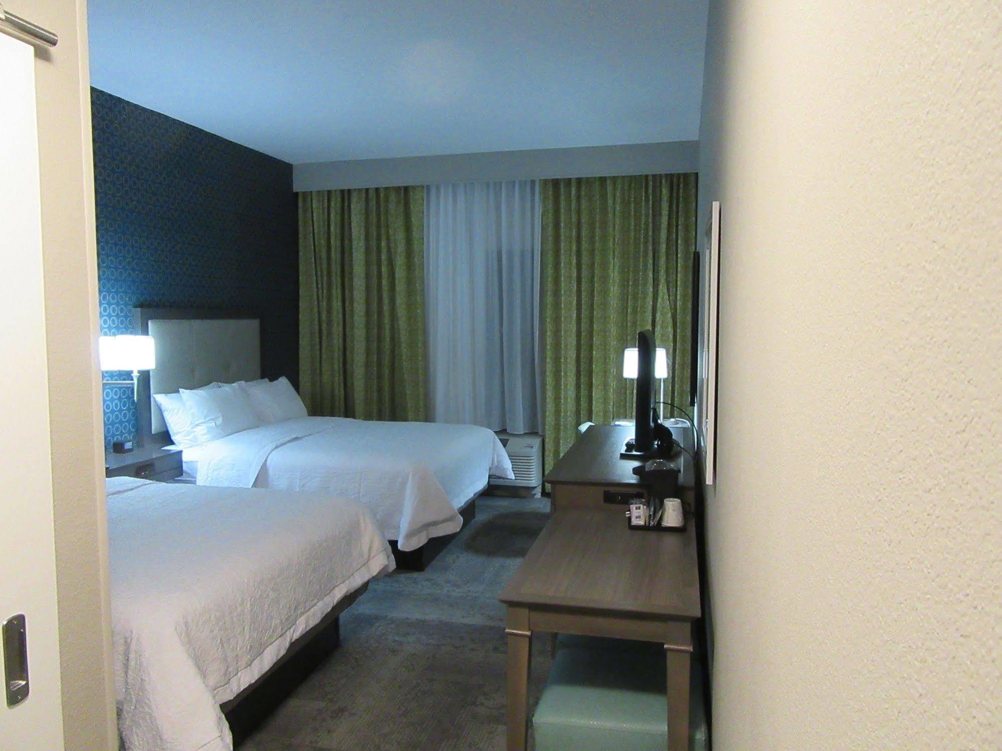 Hampton & By Hilton Knightdale Hotel