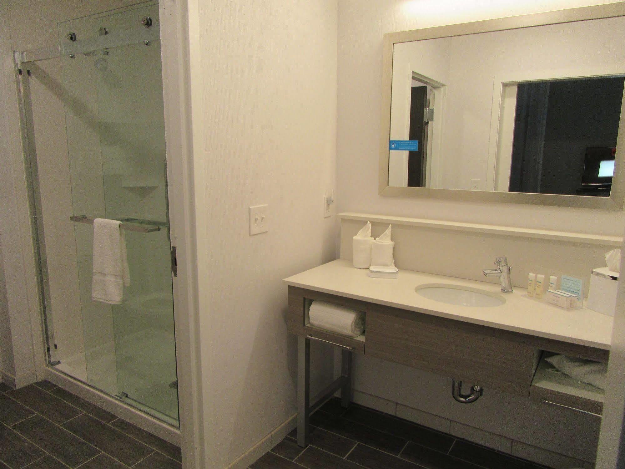 Hampton & By Hilton Knightdale