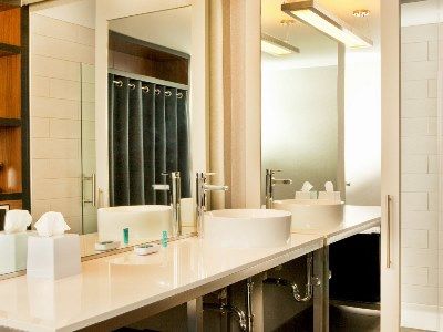 Aloft Hotel 3*