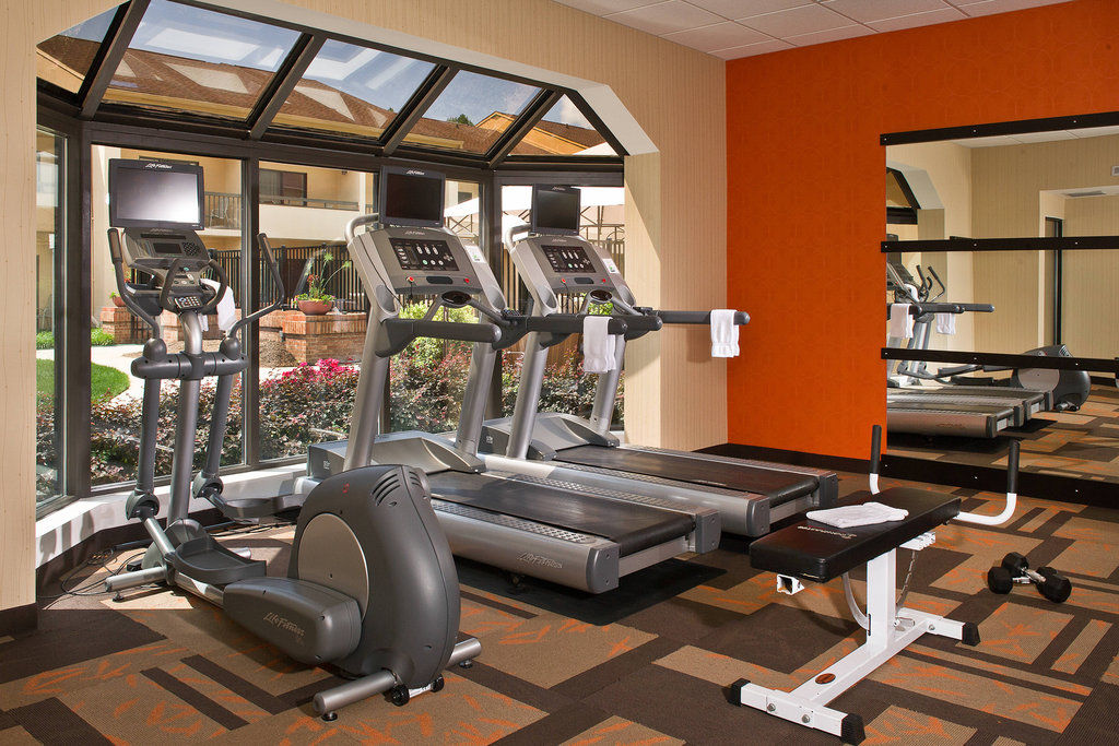 Courtyard By Marriott Midtown Hotel