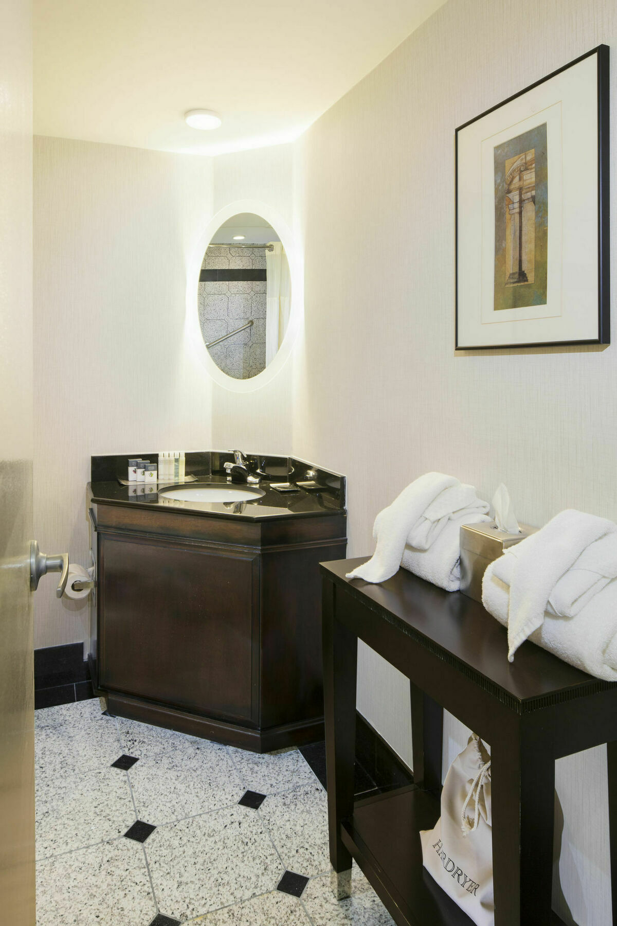 Doubletree By Hilton - Brownstone - Hotel Raleigh